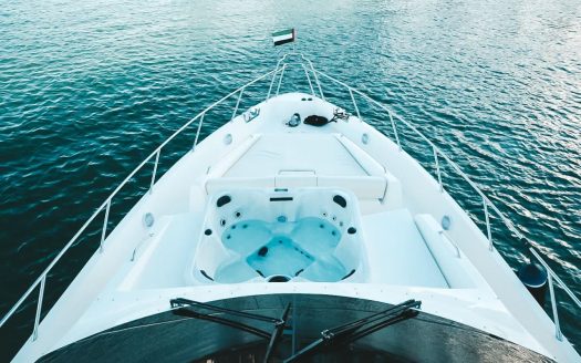 82ft Luxury with Jacuzzi