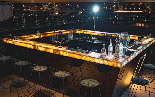 100ft Black Ocean Houseboat