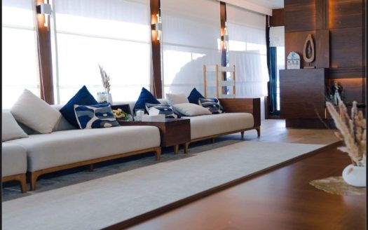 Luxury 66ft BB Houseboat