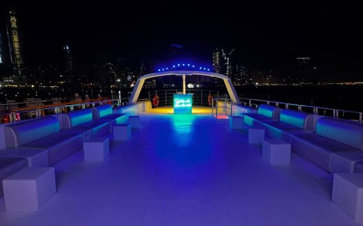 100ft Fantasy Party Yacht