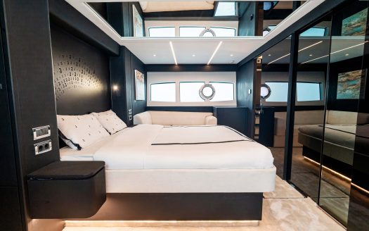 Luxury 74ft Sunseeker VIP Yacht