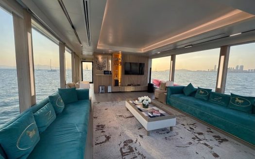 56ft White Houseboat