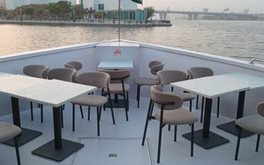 100ft Houseboat
